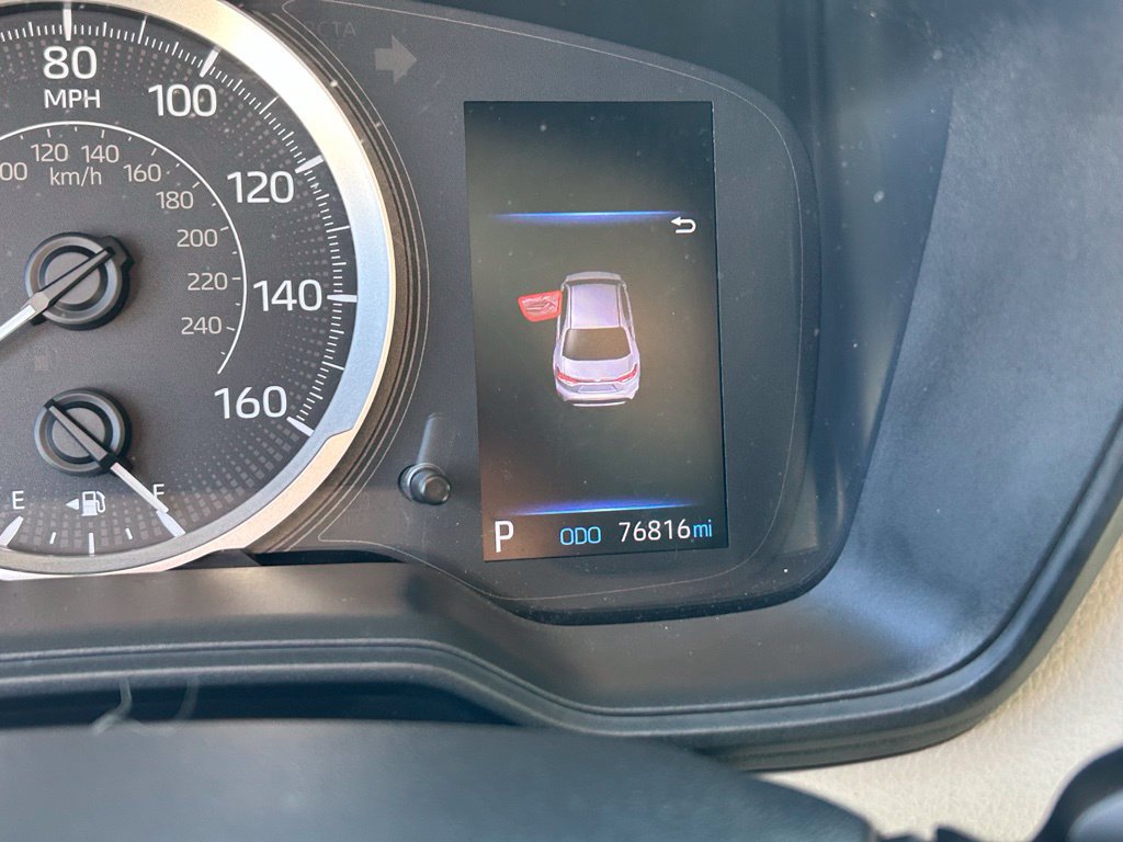 Used 2020 Toyota Corolla LE FWD image 16