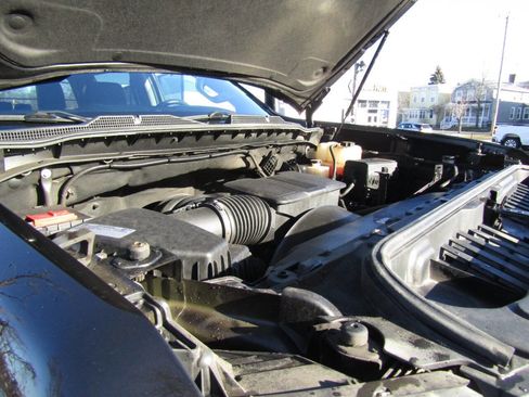 Used 2021 Chevrolet Silverado 2500 Custom w/ Custom Value Package image 31