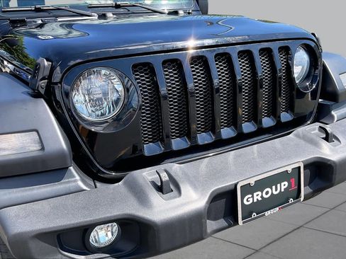 Used 2022 Jeep Wrangler Sport AWD/4WD image 30