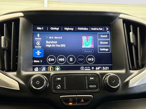 Used 2024 GMC Terrain SLT image 9