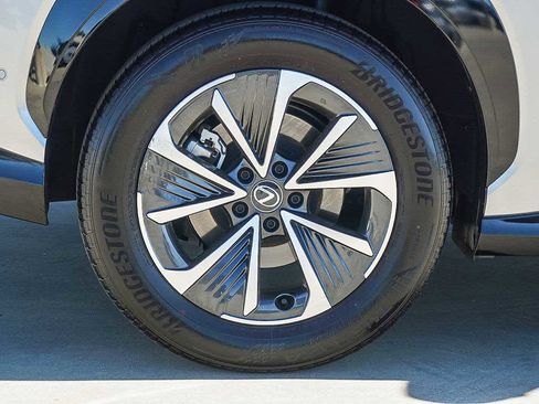 Used 2024 Lexus RZ 300e Premium w/ Technology Package image 11