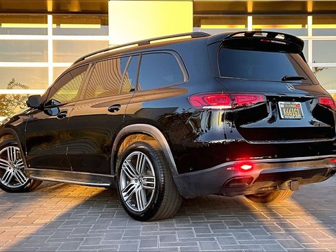 Used 2021 Mercedes-Benz GLS 450 4MATIC image 11