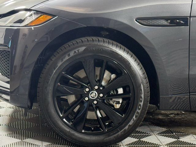 Used 2026 Jaguar F-PACE R-Dynamic S AWD/4WD image 13