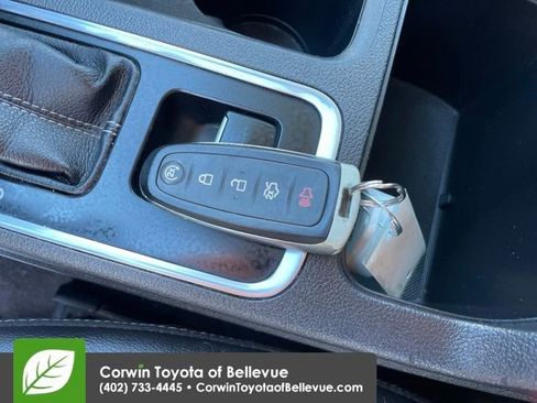 Used 2019 Ford Escape SE image 27