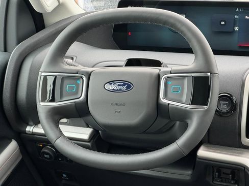 New 2025 Ford Expedition Active image 8