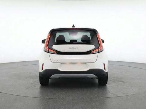 Used 2025 Kia Soul LX w/ LX Technology Package FWD image 7