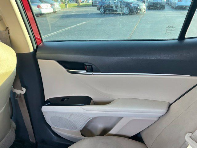 Used 2019 Toyota Camry LE FWD image 13