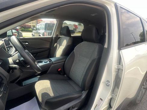Used 2022 Nissan Rogue SV AWD/4WD image 12
