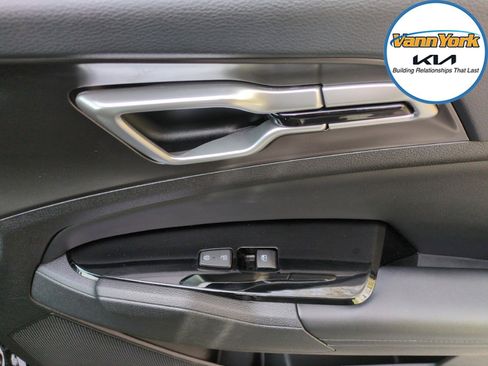 Used 2023 Kia Sportage EX image 44