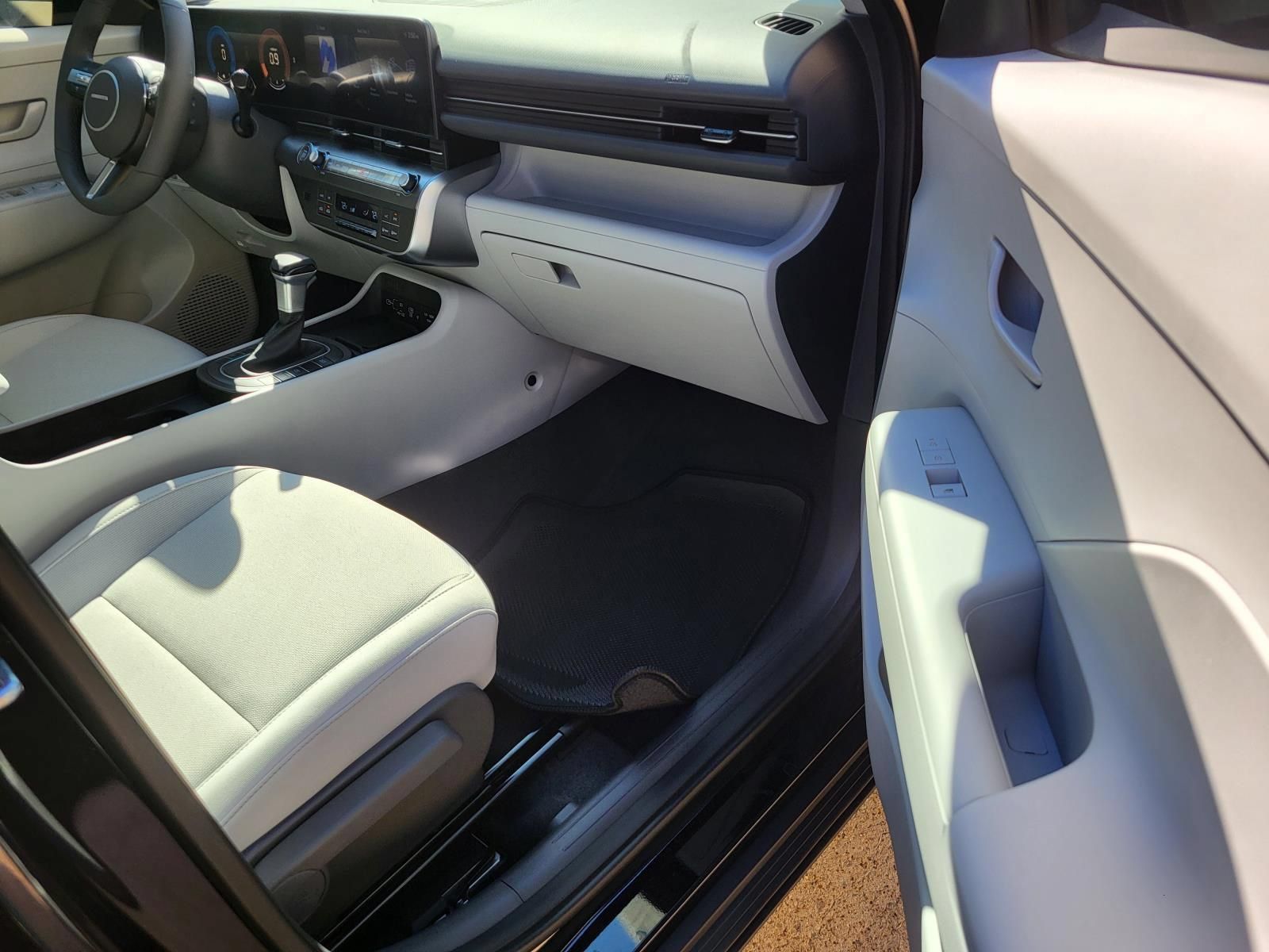 New 2026 Hyundai Kona SEL Sport FWD image 7