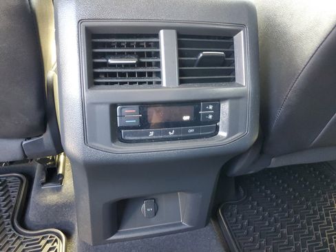 Used 2023 Volkswagen Atlas SE image 15