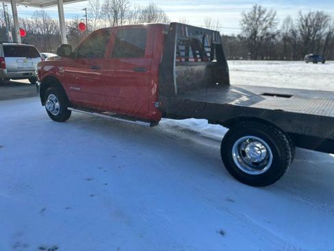 Used 2019 RAM 3500 Tradesman w/ Chrome Appearance Group image 3