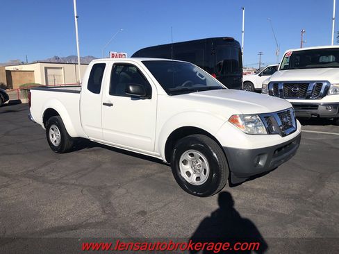 Used 2016 Nissan Frontier S image 2