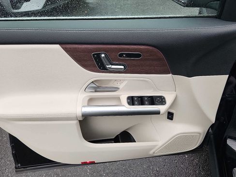 Used 2023 Mercedes-Benz GLA 250 4MATIC image 11