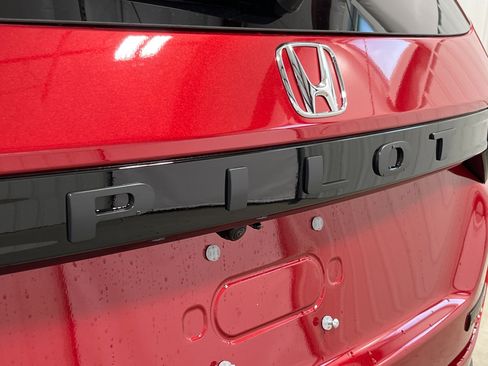 New 2025 Honda Pilot TrailSport image 9