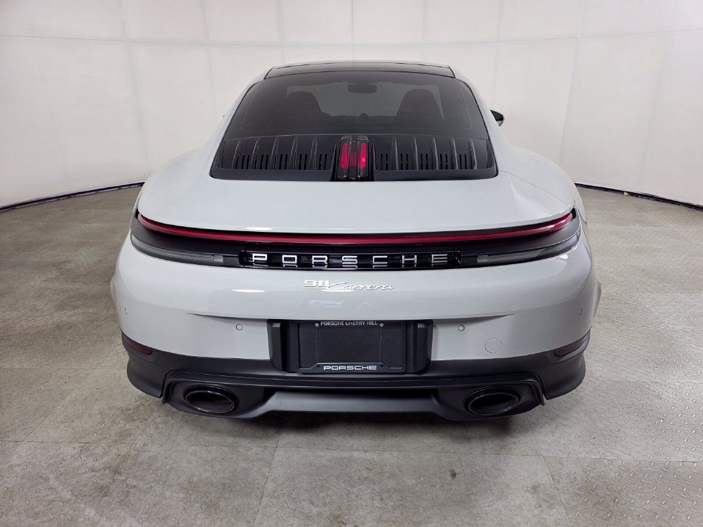 Used 2025 Porsche 911 Carrera RWD image 5