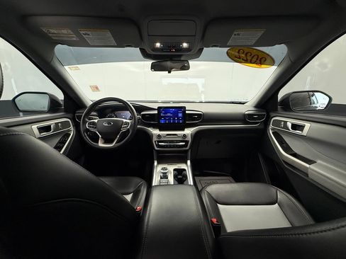 Used 2022 Ford Escape SE w/ Convenience Package AWD/4WD image 3