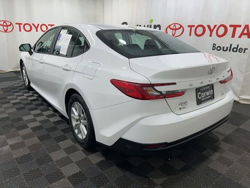 Used 2025 Toyota Camry LE image 5