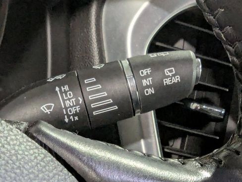 Used 2018 GMC Acadia SLE image 35