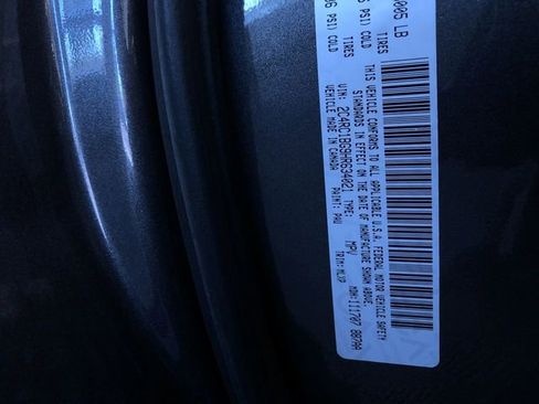 Used 2017 Chrysler Pacifica Touring-L FWD image 34