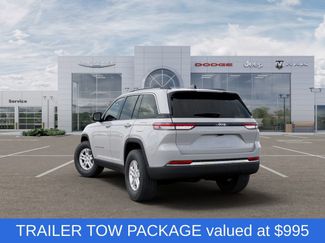 New 2025 Jeep Grand Cherokee Laredo w/ Luxury Tech Group I video 3