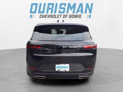 Used 2024 Land Rover Range Rover Sport SE AWD/4WD image 4