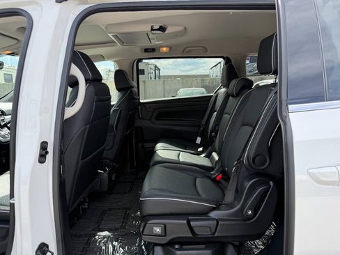 Used 2026 Honda Odyssey Elite image 19