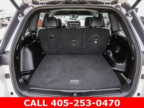 Used 2024 Jeep Grand Cherokee Altitude AWD/4WD image 13
