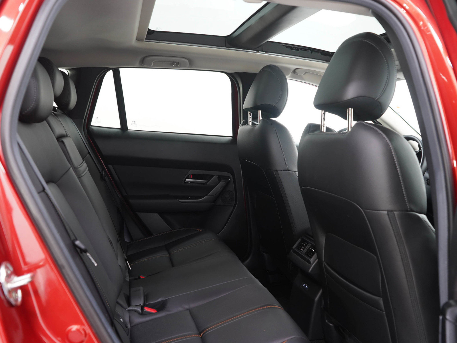 Used 2025 MAZDA CX-50 AWD 2.5 Hybrid w/ Premium Pkg image 14