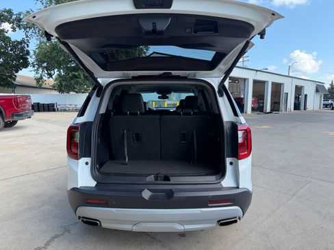 Used 2023 GMC Acadia SLT FWD image 34