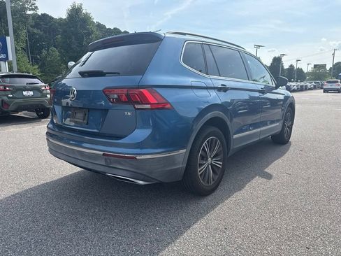 Used 2018 Volkswagen Tiguan SE w/ 18" Alloy Wheels Package FWD image 5