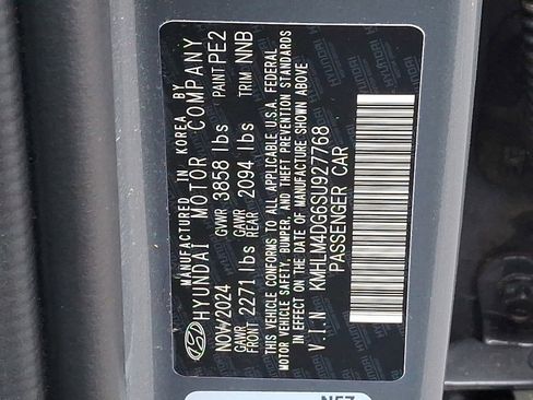 Certified 2025 Hyundai Elantra Sport image 28