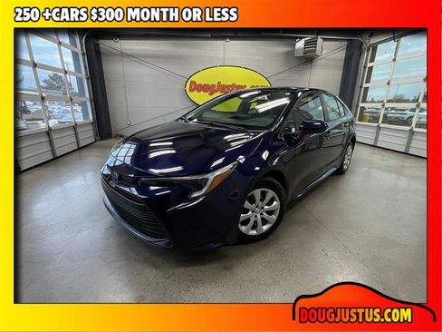 Used 2023 Toyota Corolla LE image 1