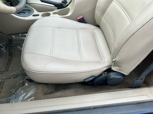 Used 2003 Ford Mustang Convertible RWD image 16