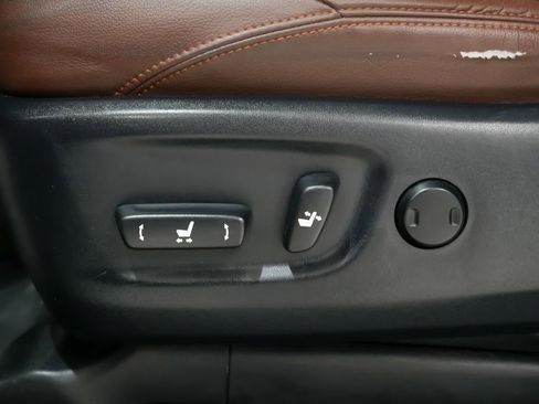 Used 2020 Toyota 4Runner Limited image 22