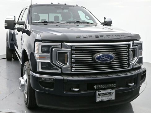 Used 2022 Ford F350 Platinum image 2