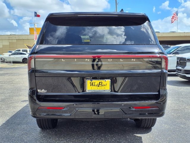 New 2026 Lincoln Navigator Premiere AWD/4WD image 5