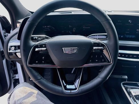 Used 2025 Cadillac Lyriq Sport RWD image 11