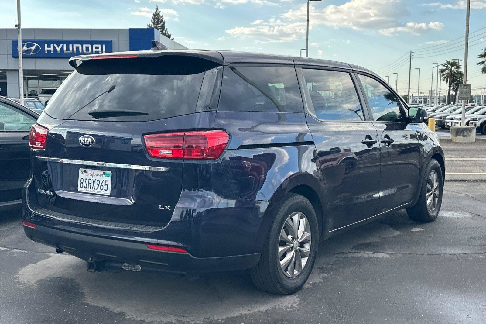 Used 2021 Kia Sedona LX FWD image 5