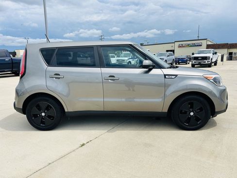 Used 2016 Kia Soul FWD image 31