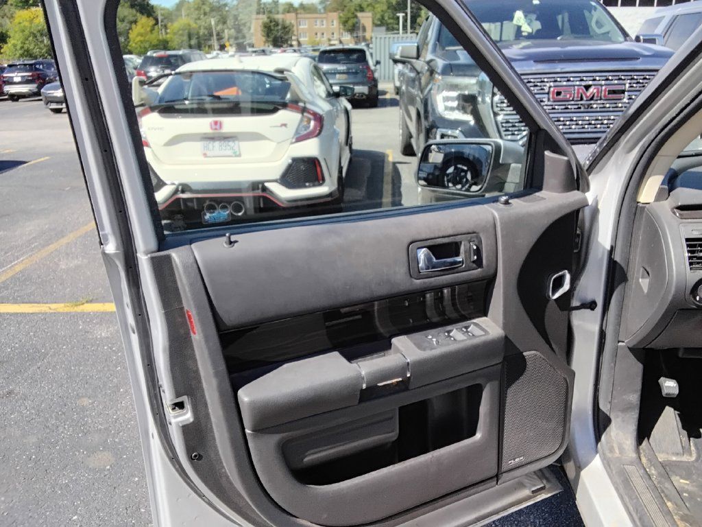 Used 2018 Ford Flex SEL FWD image 10