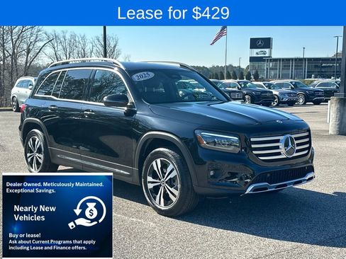 Used 2025 Mercedes-Benz GLB 250 4MATIC image 1
