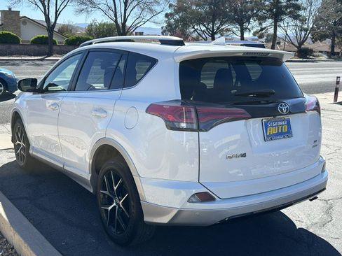 Used 2016 Toyota RAV4 SE w/ Advanced Technology Package image 5