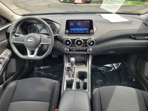 Used 2024 Nissan Sentra SV FWD image 11