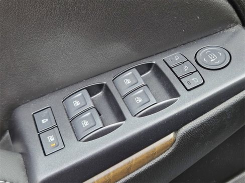 Used 2020 GMC Yukon Denali w/ Denali Premium Package image 21