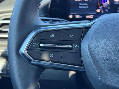 Used 2025 Chevrolet Traverse LT image 21