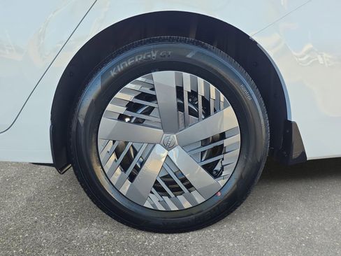 New 2026 Nissan Sentra SV w/ Floor Mat Package FWD image 29