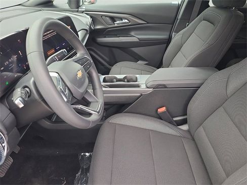 New 2026 Chevrolet Equinox EV LT image 21