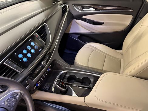 Used 2019 Buick Enclave Essence AWD/4WD image 17