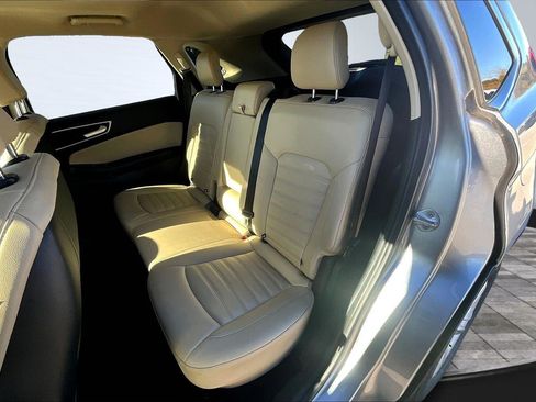Used 2020 Ford Edge SEL image 17
